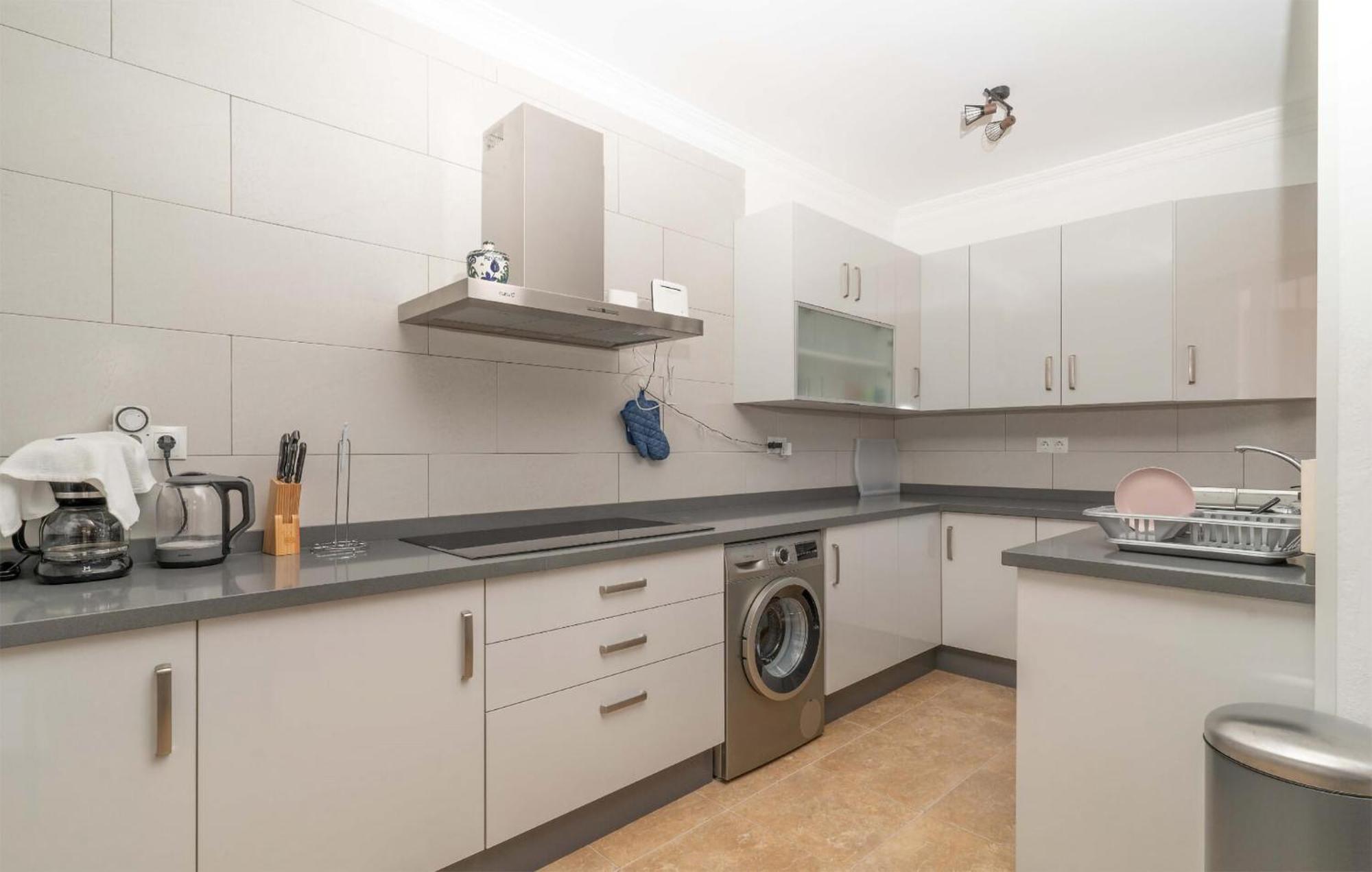 Lovely Home In Benalmadena With Kitchen ภายนอก รูปภาพ