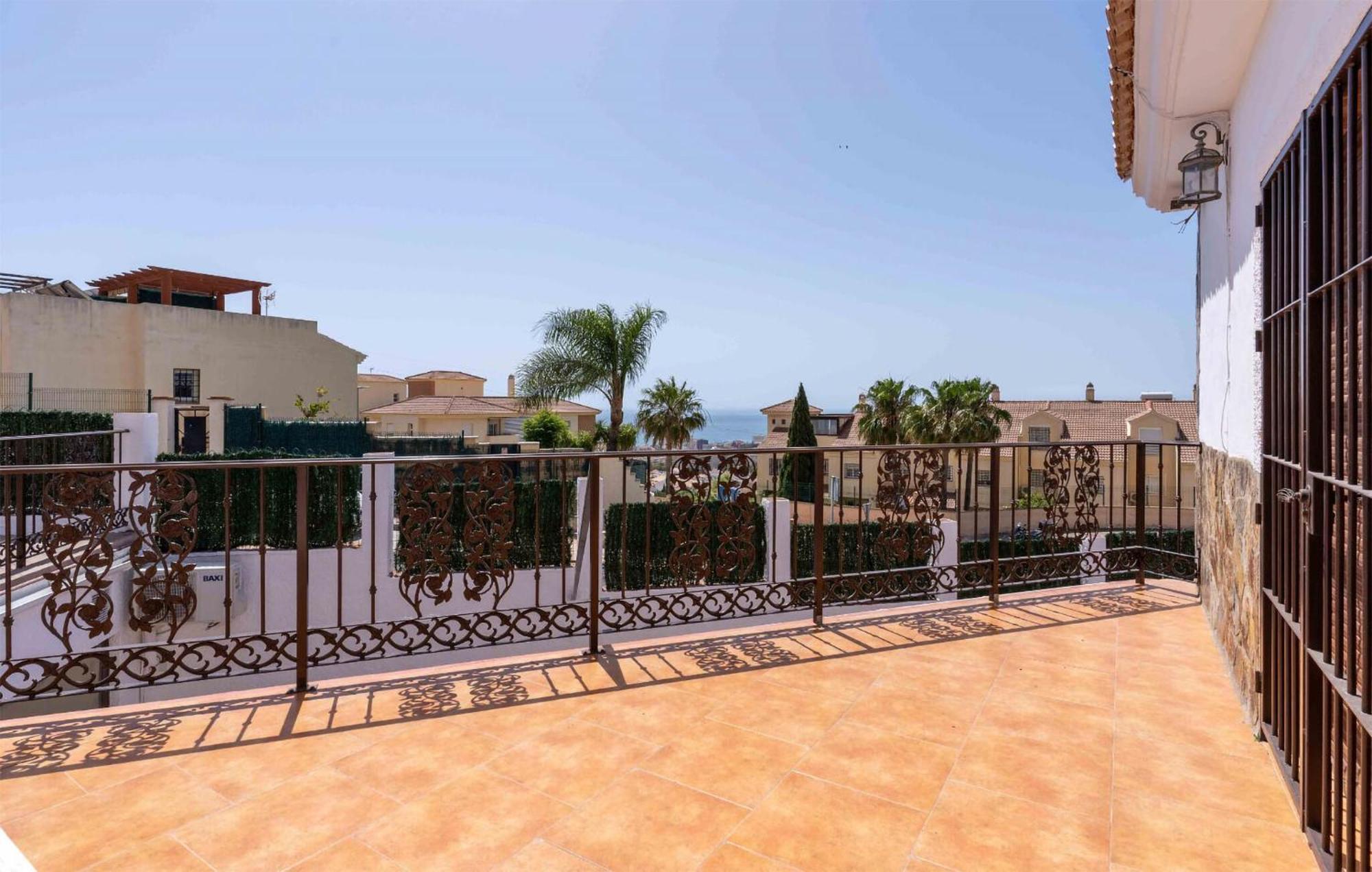 Lovely Home In Benalmadena With Kitchen ภายนอก รูปภาพ