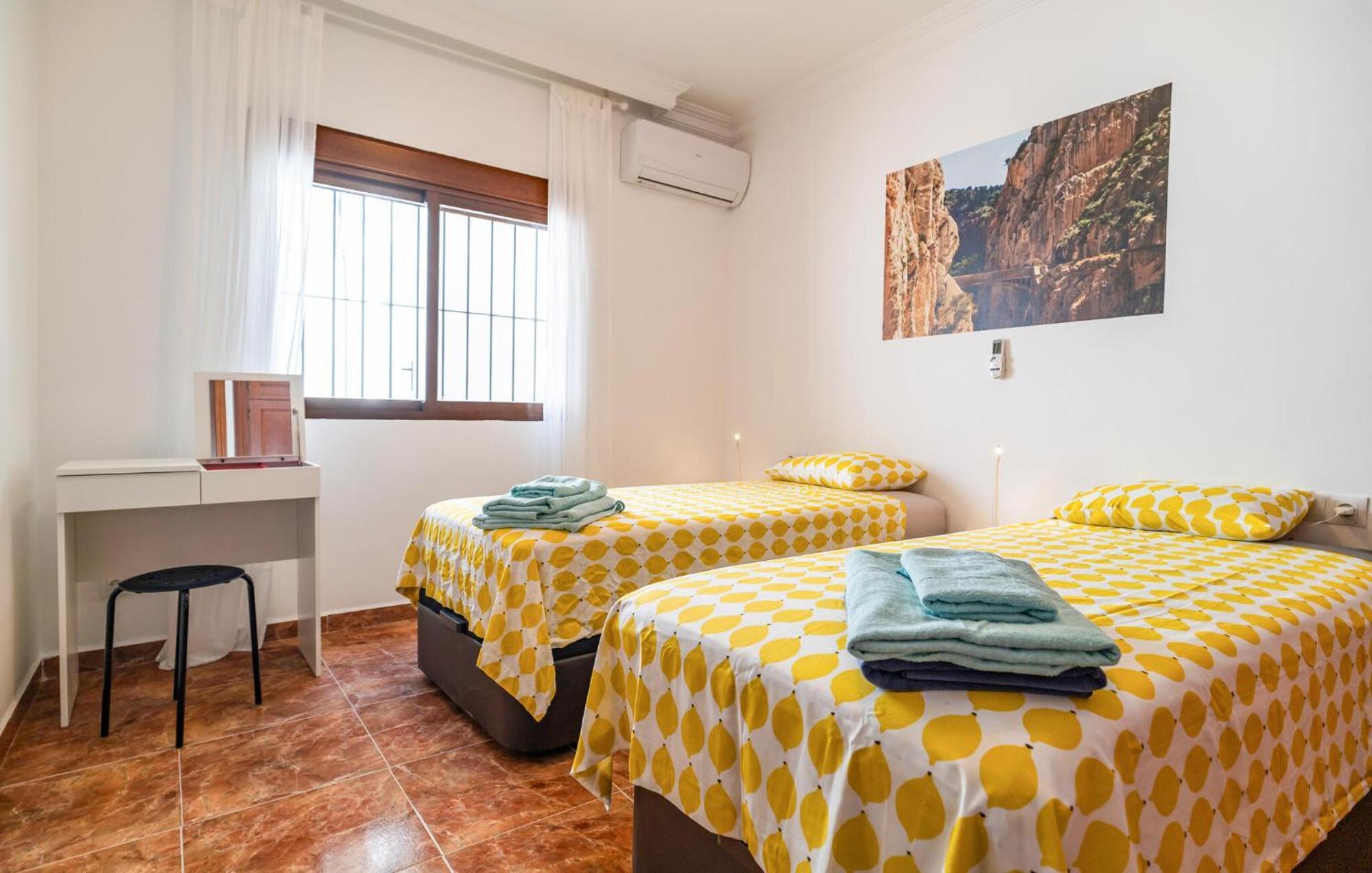 Lovely Home In Benalmadena With Kitchen ภายนอก รูปภาพ